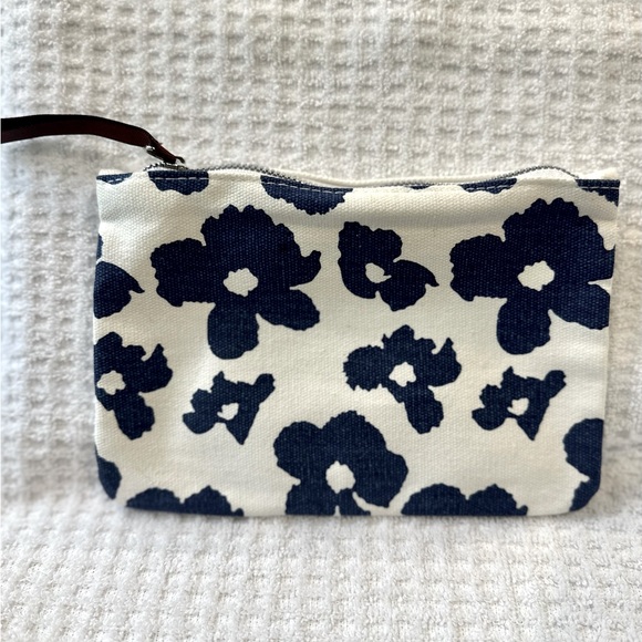 💠Choose 4 for $8 Pick 4 + Offer $8~ OR $3 each ~ Brand New IPSY Bag 7x5 - Picture 1 of 3